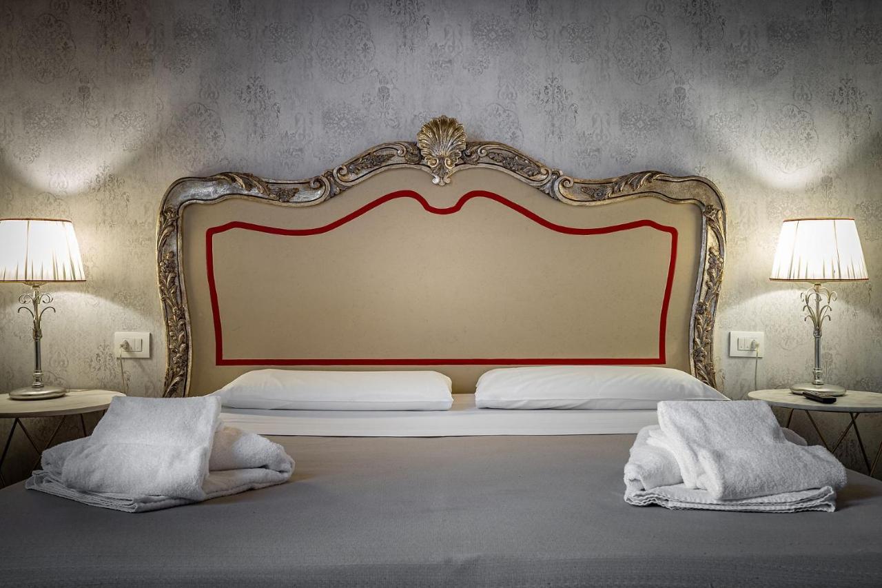 Residenza D'Epoca Al Numero 8 Florence Luaran gambar
