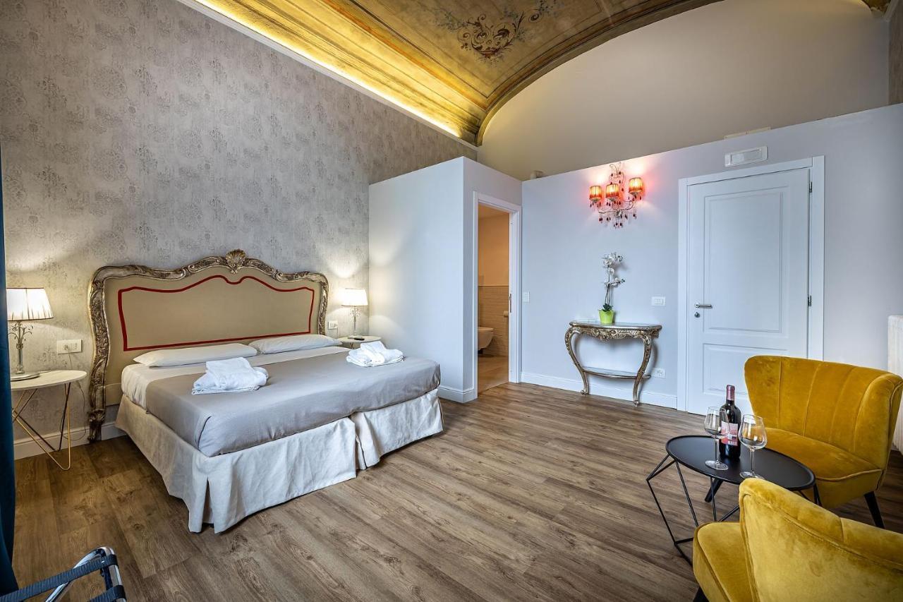 Residenza D'Epoca Al Numero 8 Florence Luaran gambar