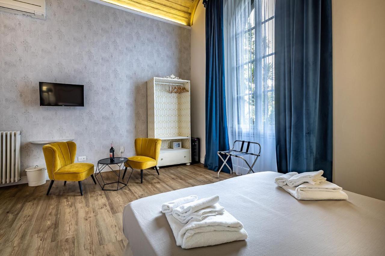 Residenza D'Epoca Al Numero 8 Florence Luaran gambar